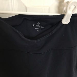 Athleta navy Capri leggings.